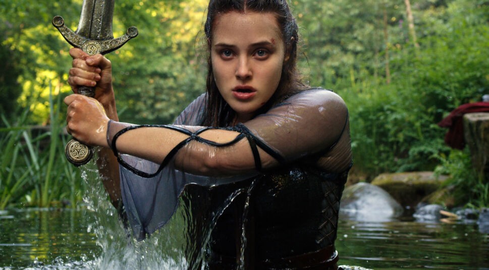 Katherine Langford als Nimue