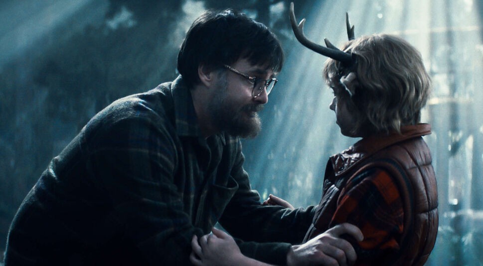 Gus und sein Vater in Sweet Tooth.