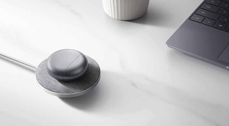 Ladecase der Huawei FreeBuds 4 auf der Ladestation