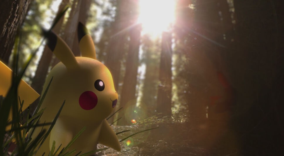 Ein Pikachu im Wald, aus einer Lichtung strahlt Sonnenlicht.