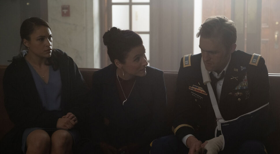 Wyatt Russell und Julia Louis-Dreyfus in The Falcon and the Winter Soldier