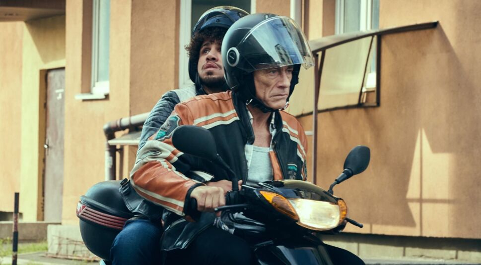 Der Cast von The Last Mercenary