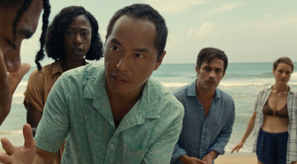 Vicky Krieps, Gael García Bernal in Old