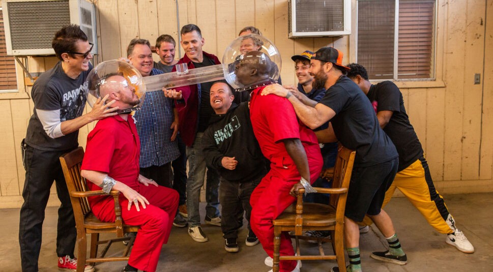 Ein Stunt im Film Jackass Forever (Jackass 4)