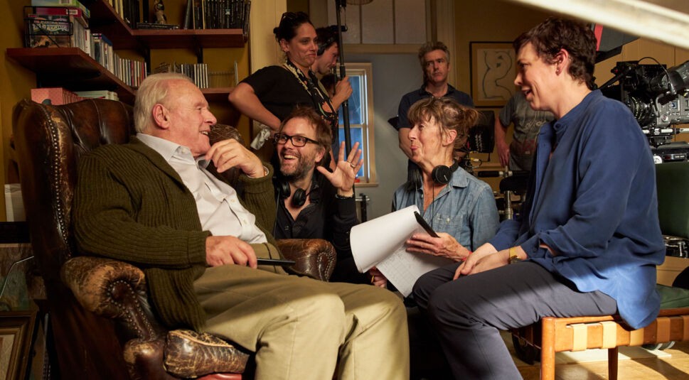 Anthony Hopkins, Florian Zeller (Regie) und Olivia Colman am Set von The Father