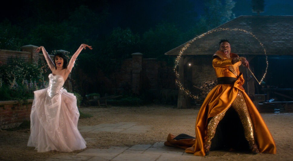 Ella und die Fee tanzen