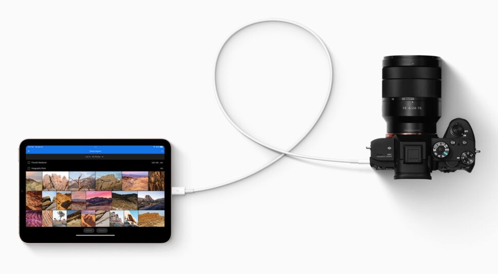 iPad mini 6 via Kabel mit Kamera verbunden.