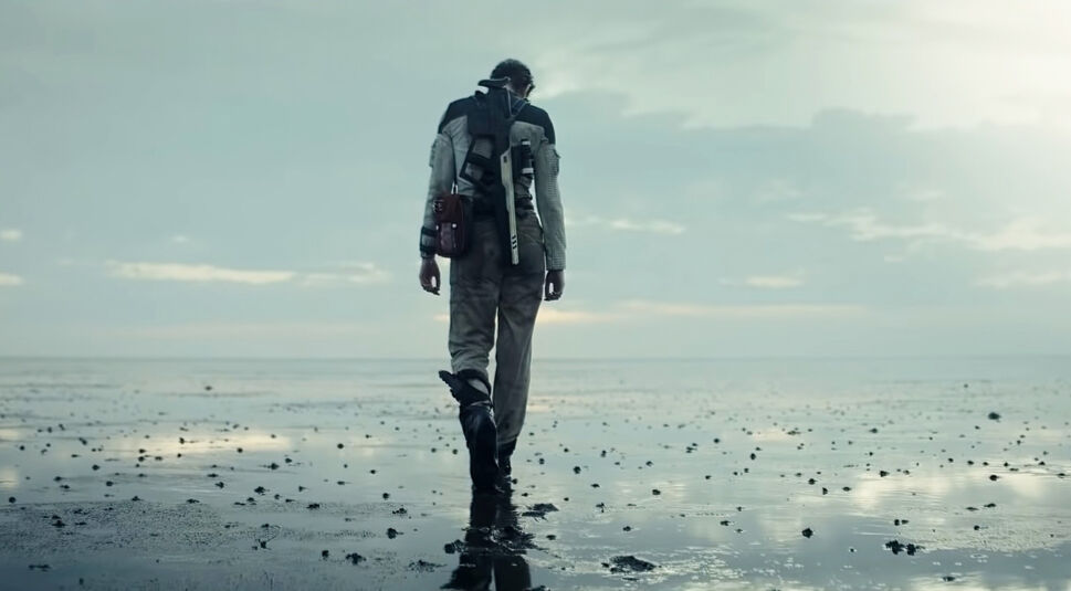 Nora Arnezeder in Tides