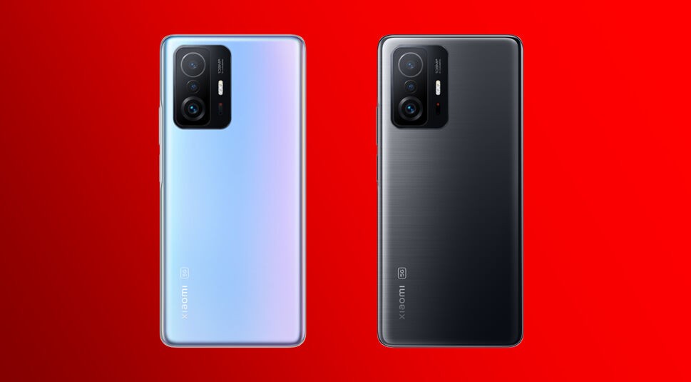 Das Xiaomi 11T Pro 5G in Celestial Blue und Meteorite Gray rückseitig mit Kamera-Linse.