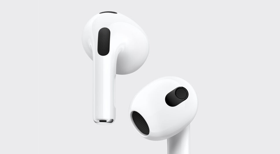 Apple AirPods 3 vor grauem Hintergrund