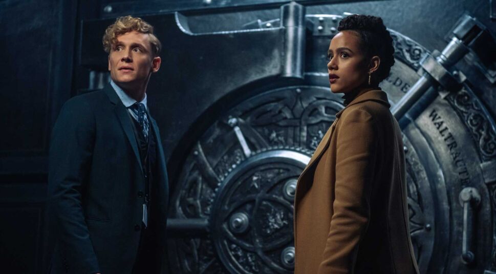 Matthias Schweighöfer und Nathalie Emmanuel in Army of Thieves