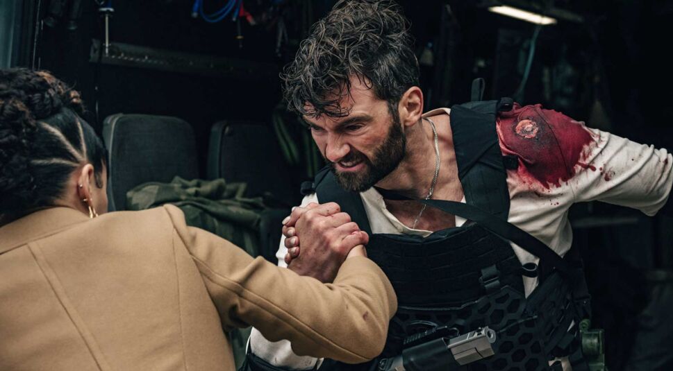 Nathalie Emmanuel und Stuart Martin in Army of Thieves