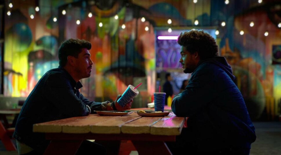 Der Cast von Night Teeth