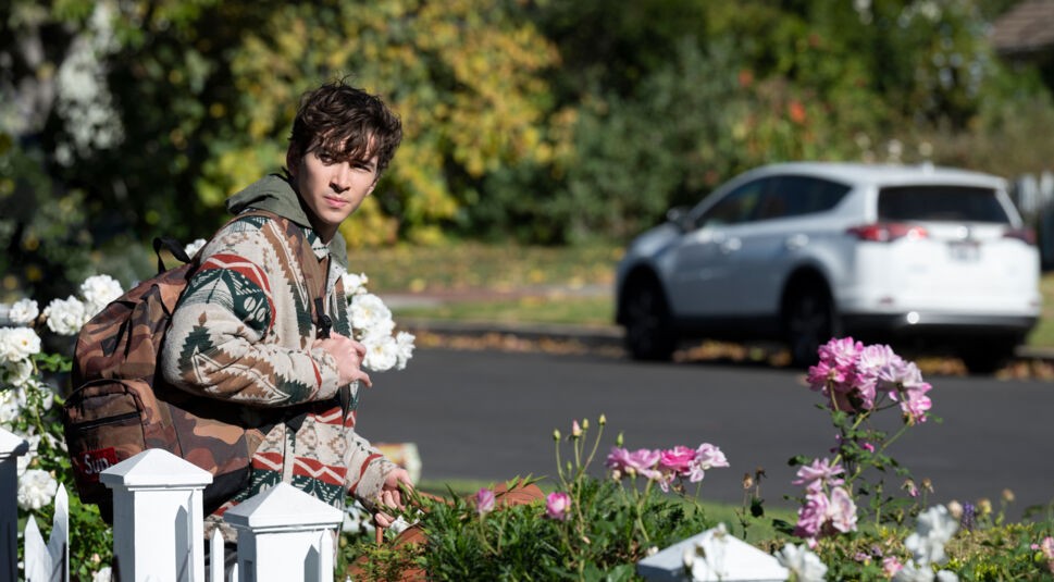 Theo Engler im Vorgarten bei You Staffel 3