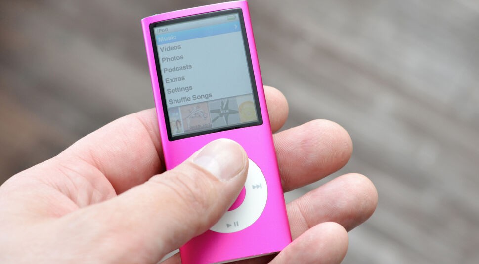  Die vierte Generation des portablen Abspielgerätes: Das klassische runde Click-Wheel in der Mitte.