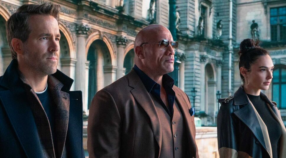 Ryan Reynolds, Dwayne Johnson und Gald Gadot in Red Notice