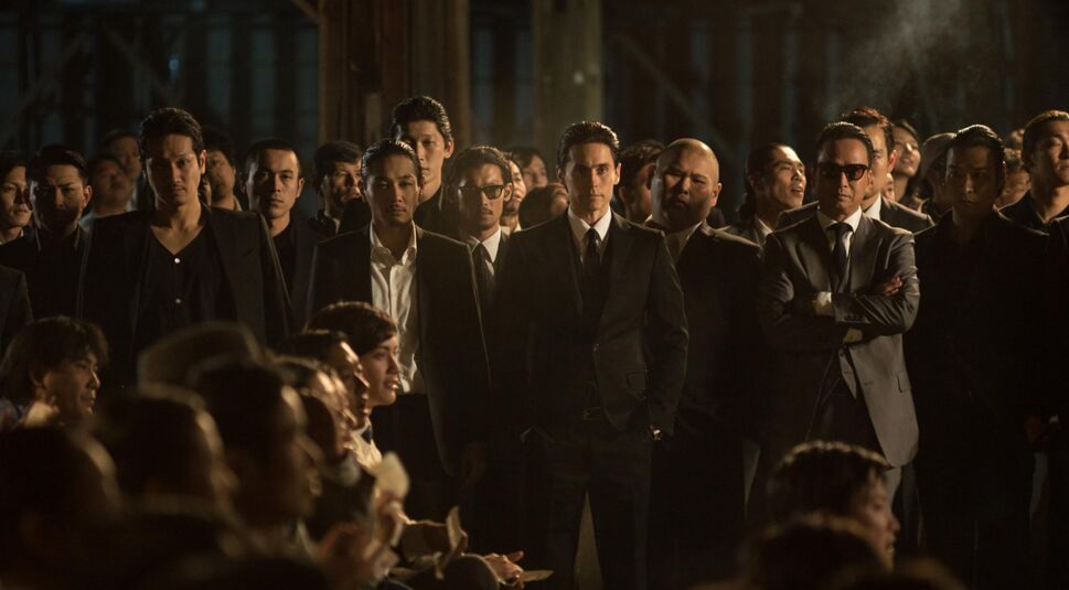 Eine Gruppe von Yakuza im Film The Outsider