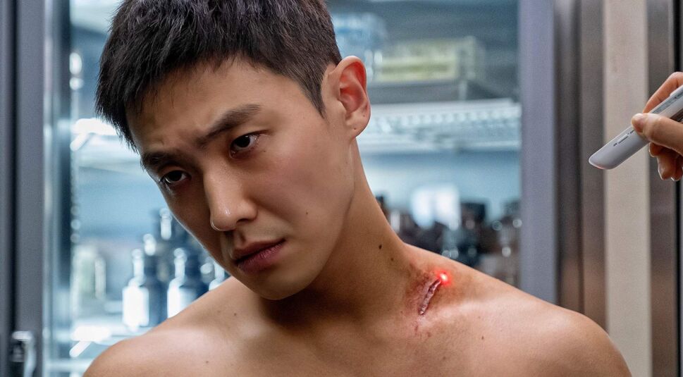 Lee Joon in The Silent Sea