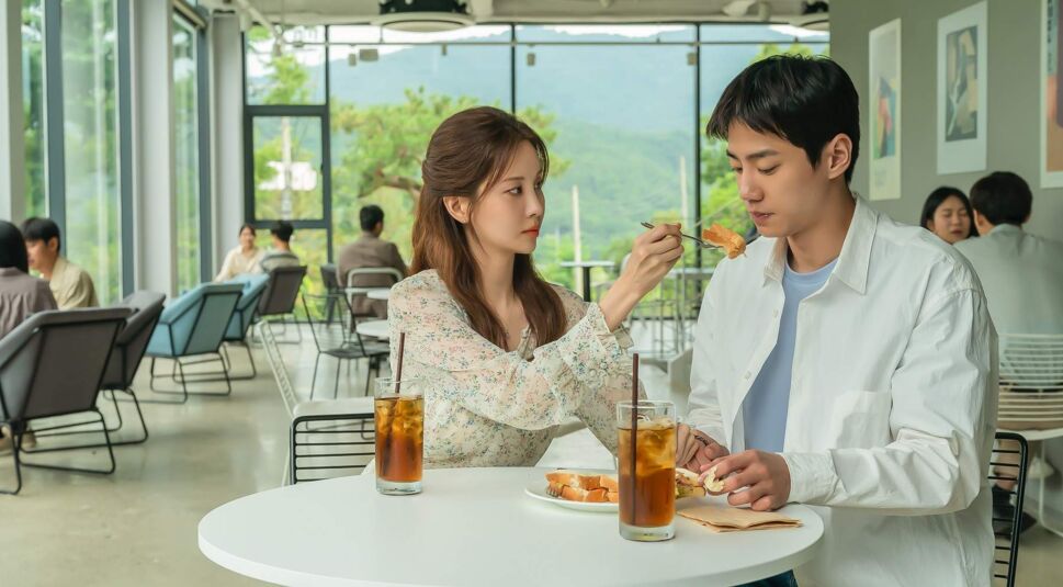 Seohyun und Lee Jun-Young in Love and Leaches