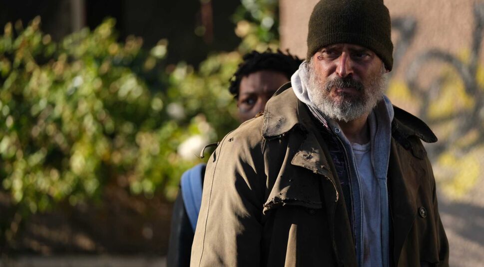 Hamster (Skylan Brooks) und Max Fist (Joe Manganiello) in Archenemy