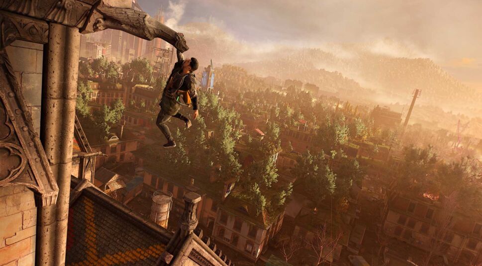 Aiden Caldwell hängt an einem Wasserspeier im Spiel Dying Light 2: Stay Human