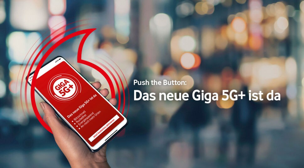 Die Sicht auf ein Smartphone mit Giga 5G+ Button