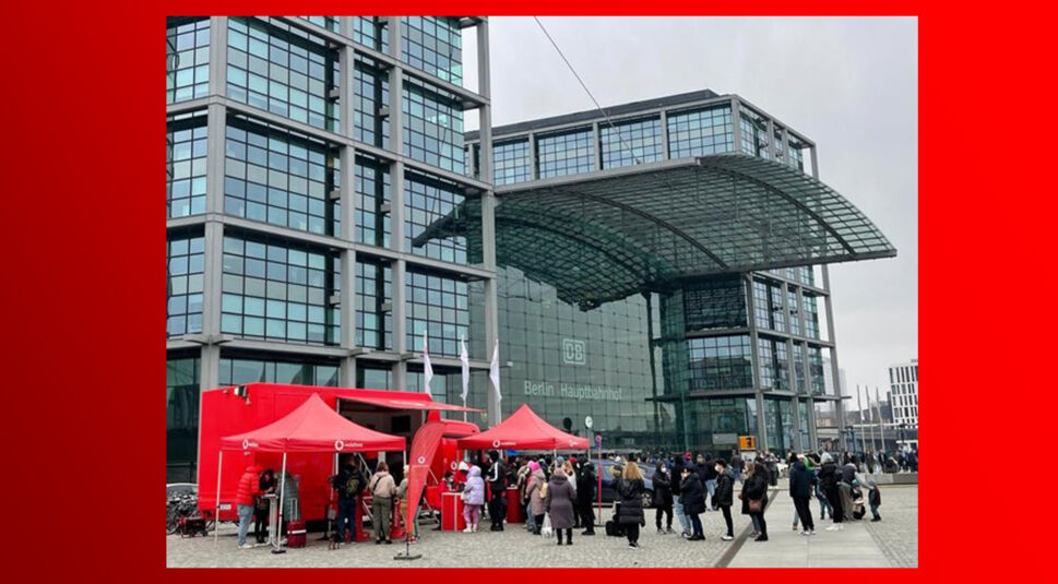 Berliner Hauptbahnhof SIM-Kartenausteilung