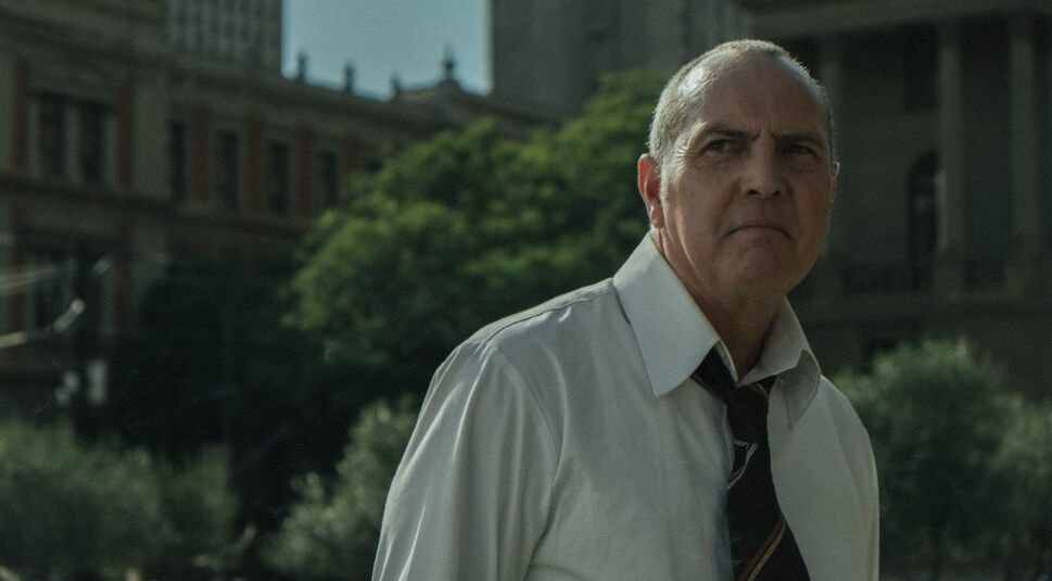 Arnold Vosloo in Silverton Siege