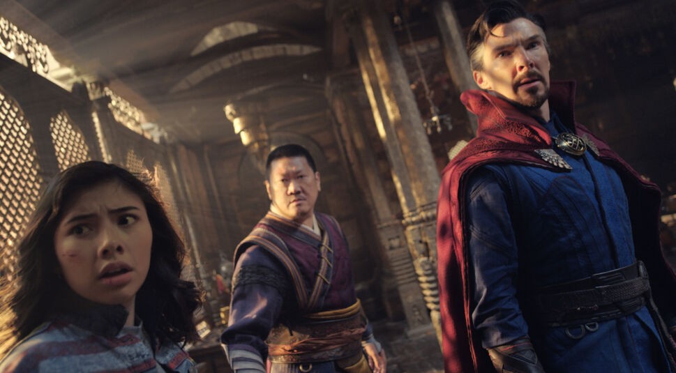 Benedict Cumberbatch, Benedict Wong und Xochitl Gomez in Doctor Strange 2