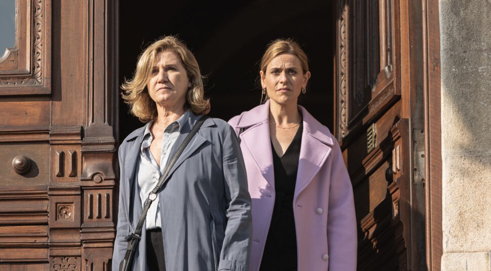 Itziar Ituno und Ana Wagener in Rein Privat