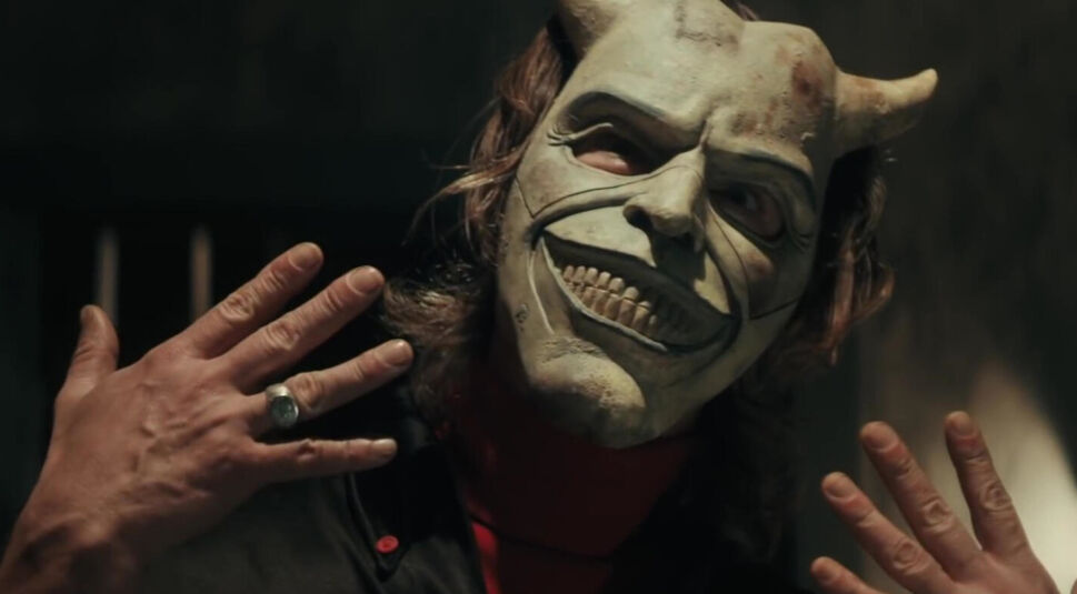 Ende erklärt: Ethan Hawke in The Black Phone - Sprich nie mit Fremden