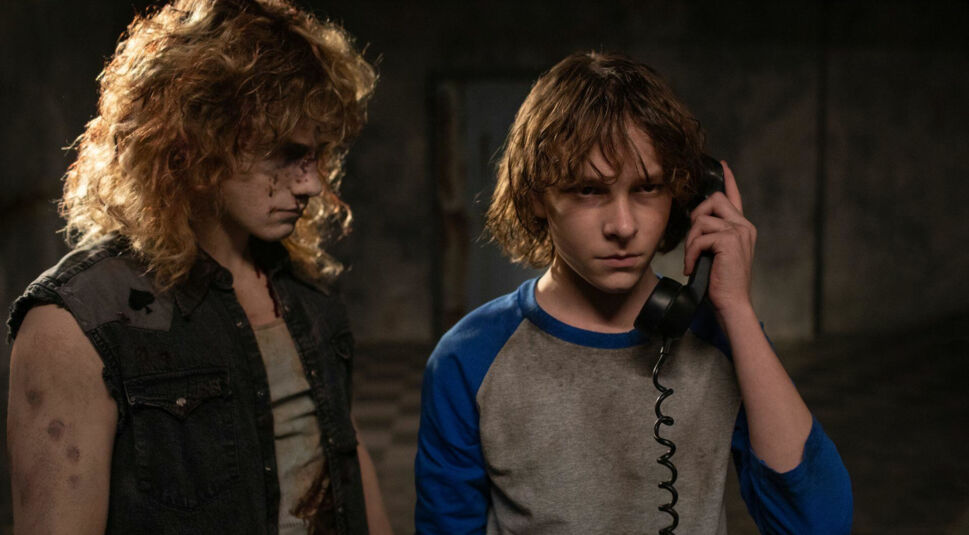 Ende erklärt: Brady Hepner und Mason Thames in The Black Phone - Sprich nie mit Fremden