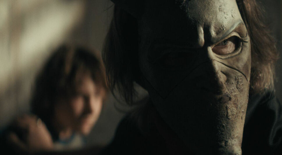 Ende erklärt: Ethan Hawk und Mason Thames in The Black Phone - Sprich nie mit Fremden