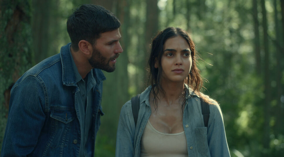 Austin Stowell und Melissa Barrera in Keep Breathing