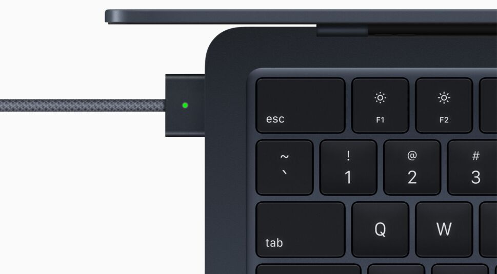 MagSafe am MacBook Air M2 2022