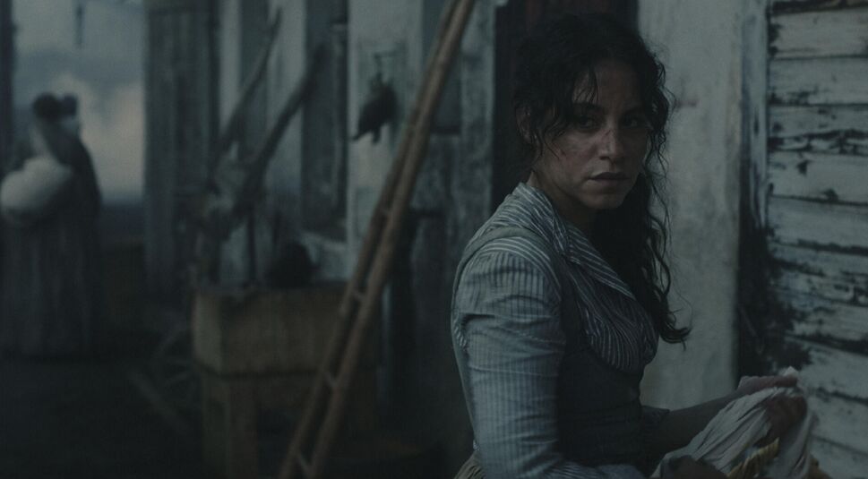 Almila Bagriacik in Die Kaiserin