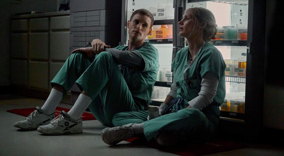 Jessica Chastain und Eddie Redmayne in The Good Nurse