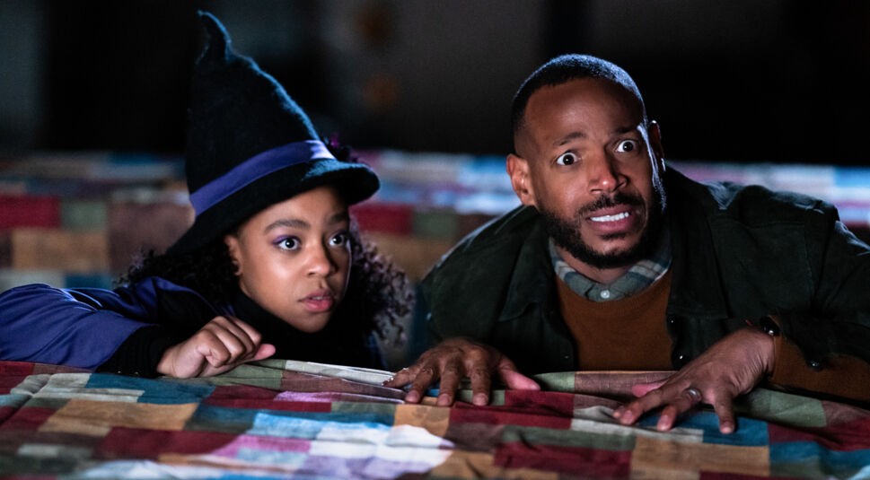 Priah Ferguson und Marlon Wayans in The Curse of Bridge Hollow