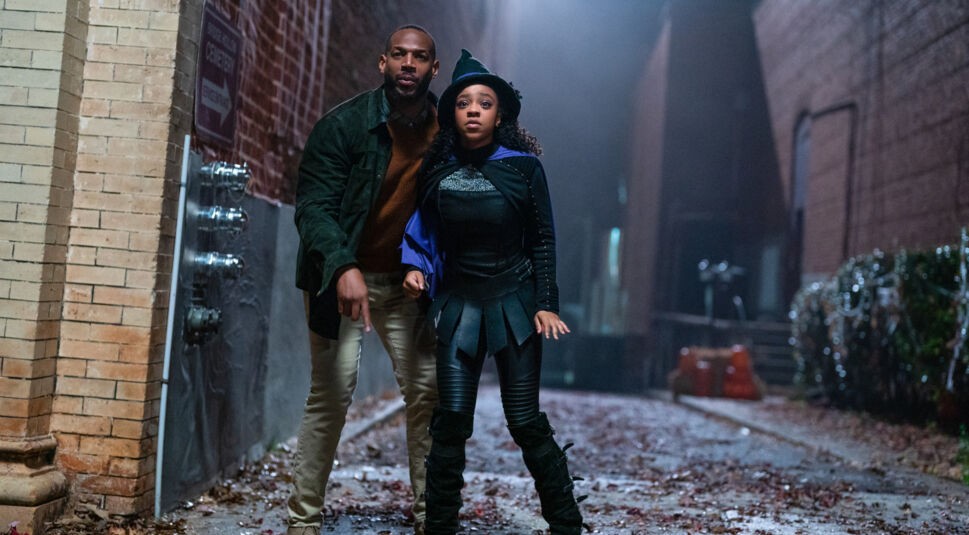 Priah Ferguson und Marlon Wayans in The Curse of Bridge Hollow