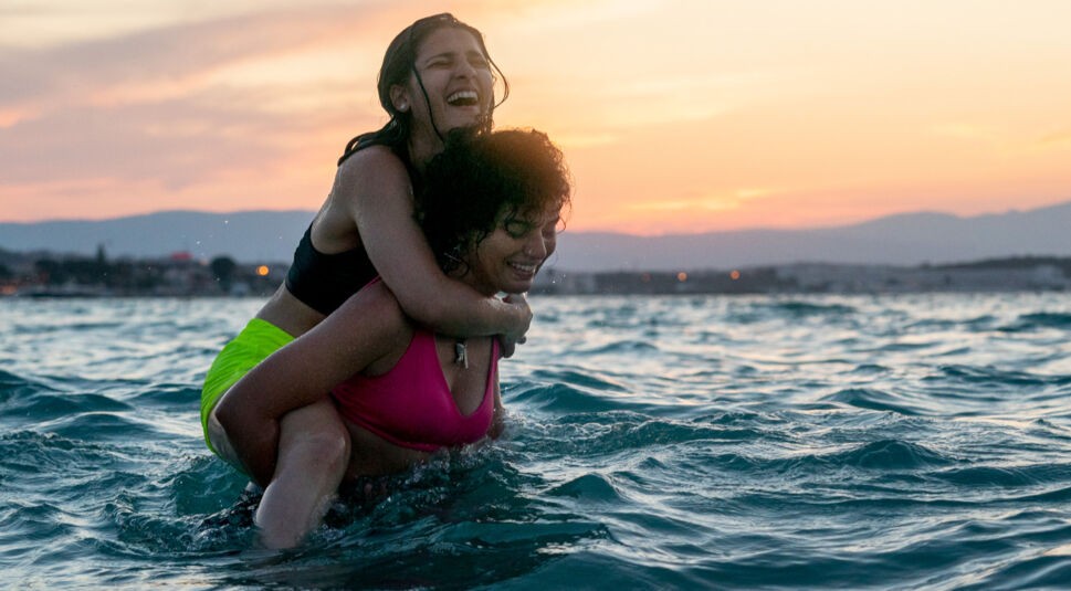 Das Bild zeigt eine Szene aus dem Film Die Schwimmerinnen