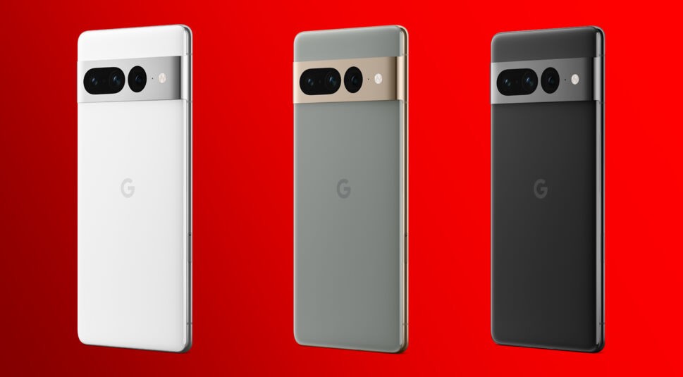 Das Google Pixel 7 Pro in drei verschiedenen Farben von hinten.