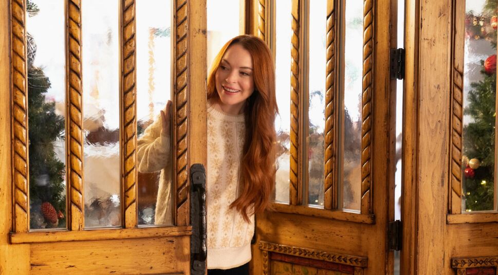 Lindsay Lohan in Falling For Christmas