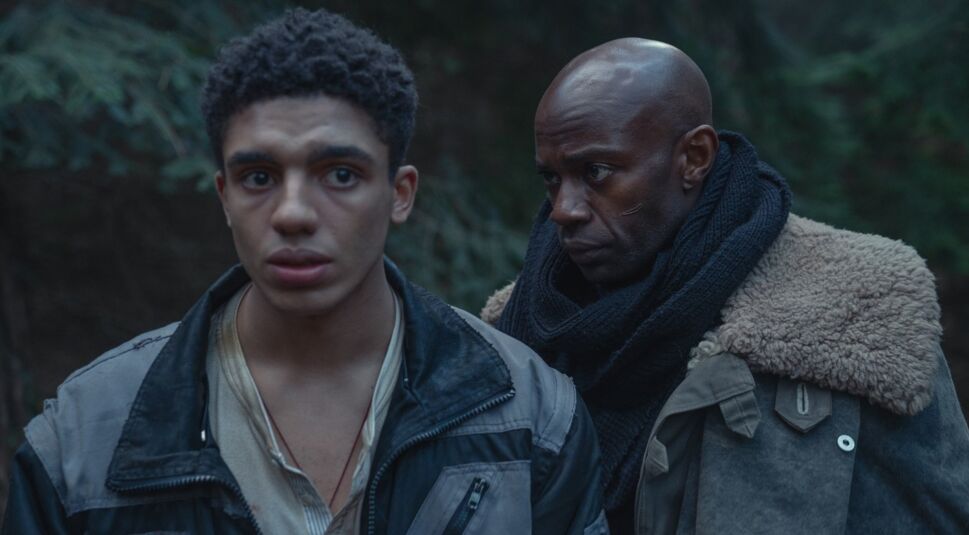 David Gyasi und Jay Lycurgo in The Bastard Son & The Devil Himself