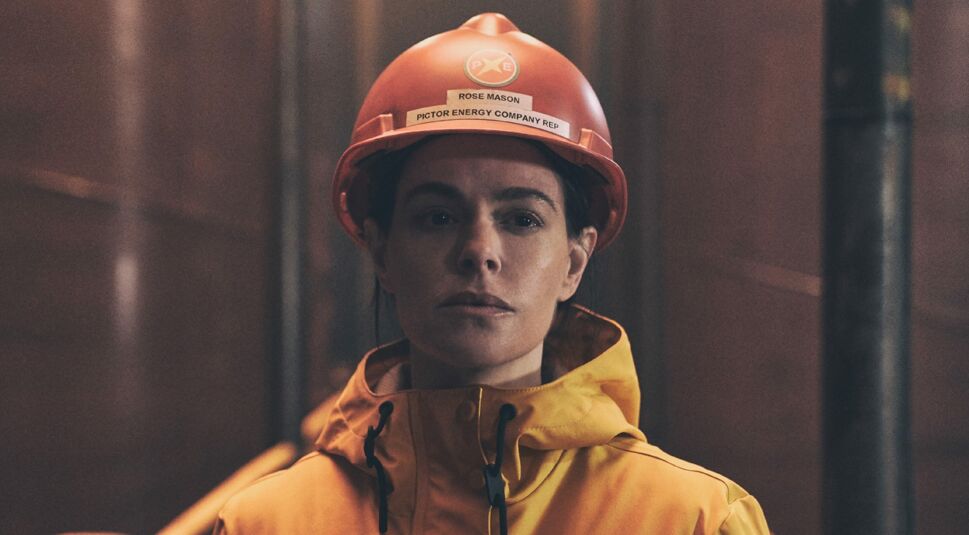 Emily Hampshire in The Rig