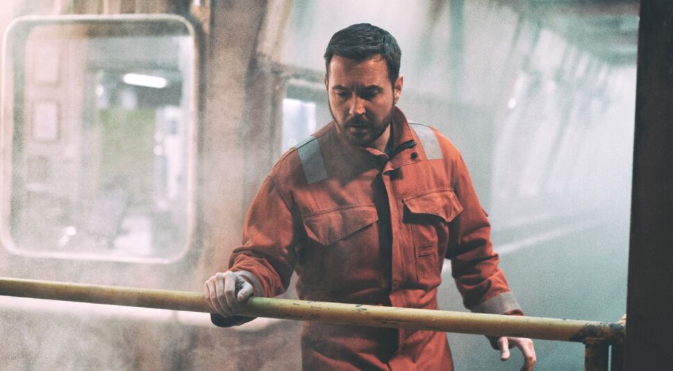 Martin Compston in The Rig