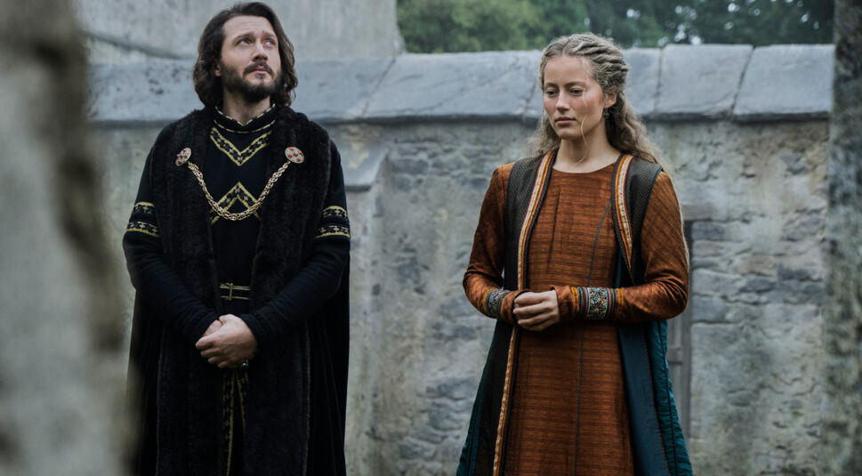 David Oakes und Henessi Schmidt in Vikings: Valhalla