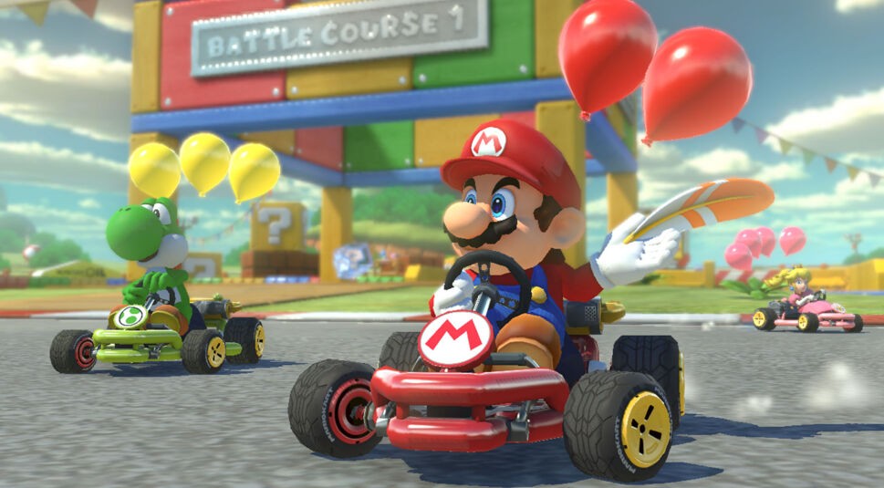 Mario mit Luftballons am Kartauto 