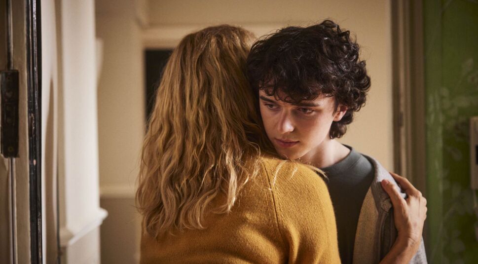 Kate umarmt ihren Sohn