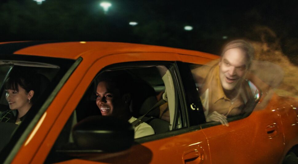 Der Cast von We Have a Ghost