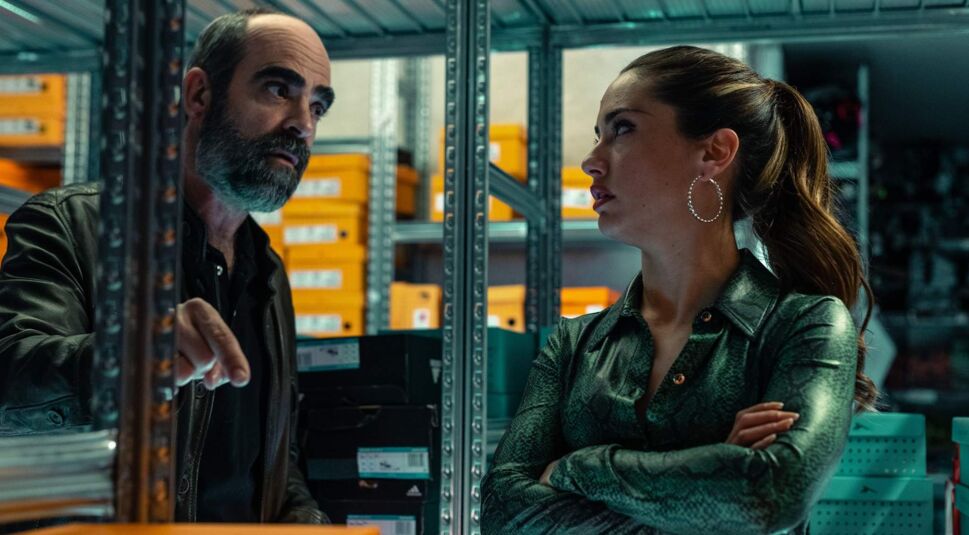 Luis Tosar und Asia Ortega in Sky High